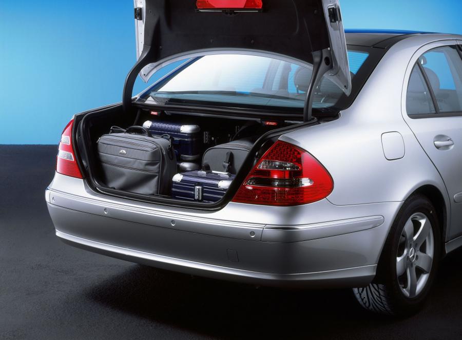 Mercedes-Benz E-Class 2002 года  (фото 267 из 448)